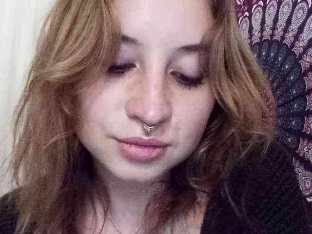 AdalynGlow webcam