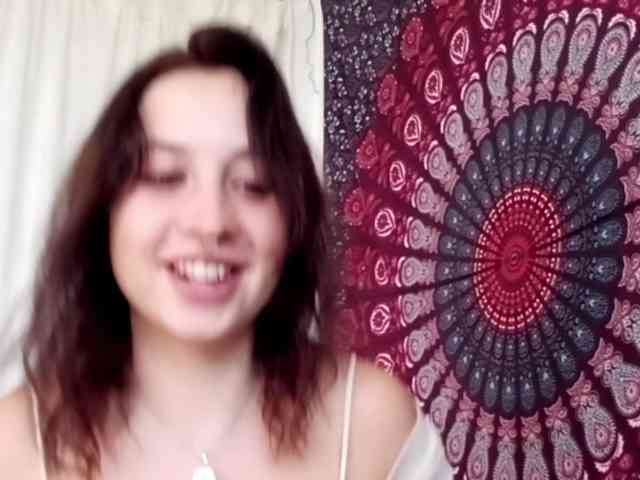 AdalynGlow webcam