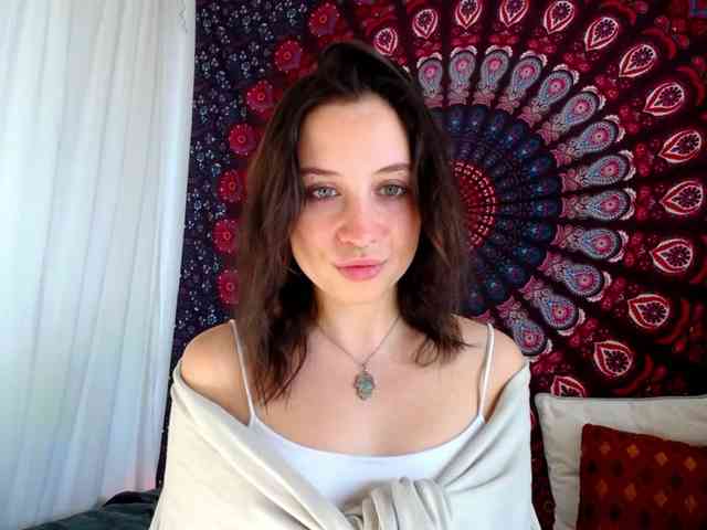 AdalynGlow webcam
