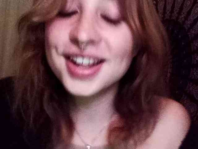 AdalynGlow webcam