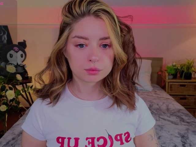 AmeliaShine1's BongaCams show and profile