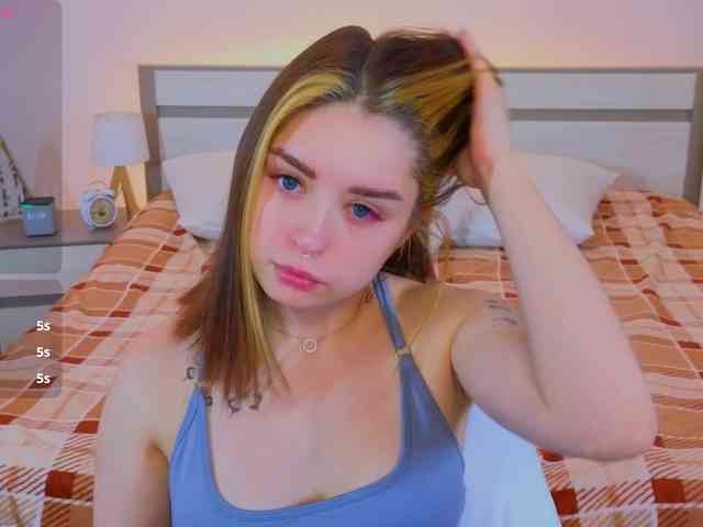 AmeliaShine1 webcam