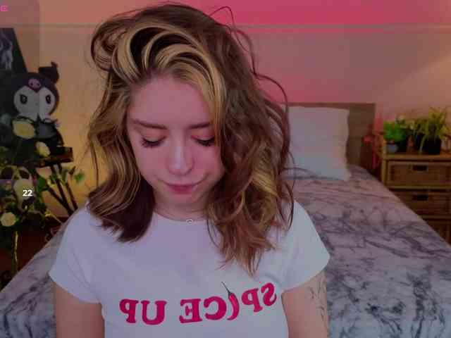 AmeliaShine1 webcam