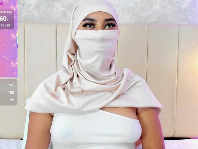 Dakshaa's BongaCams show and profile