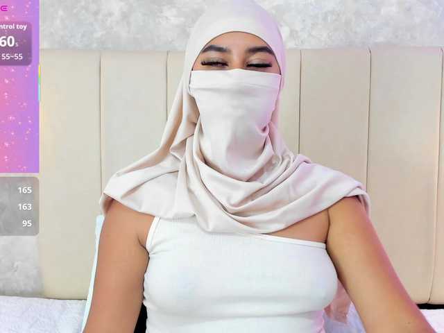 Dakshaa's BongaCams show and profile