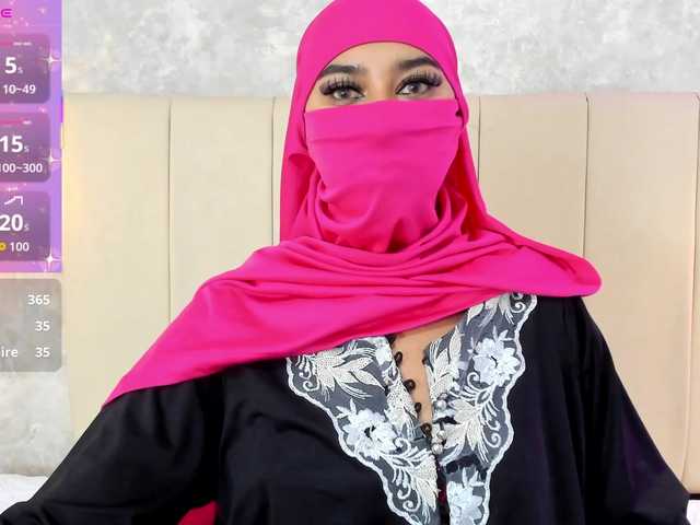 Dakshaa's BongaCams show and profile