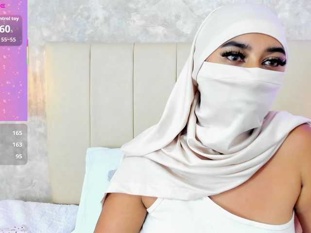 Dakshaa's BongaCams show and profile