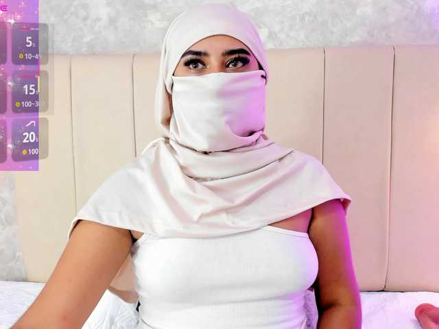 Dakshaa's BongaCams show and profile