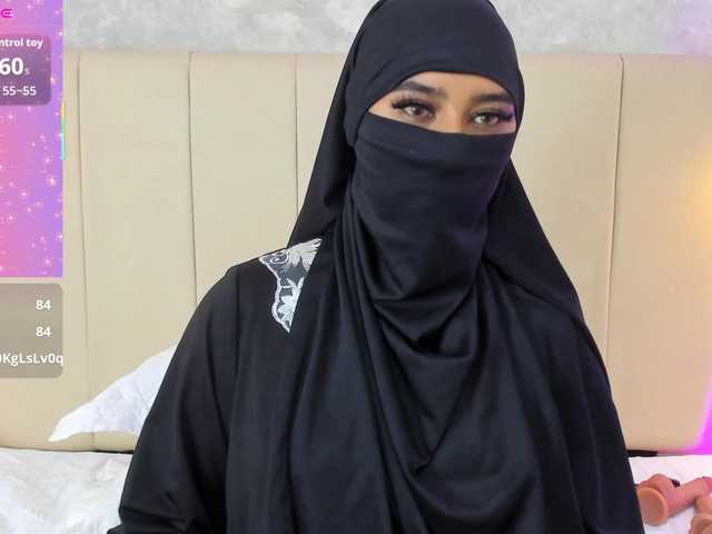 Dakshaa's BongaCams show and profile