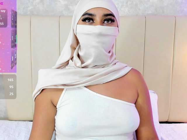 Dakshaa's BongaCams show and profile