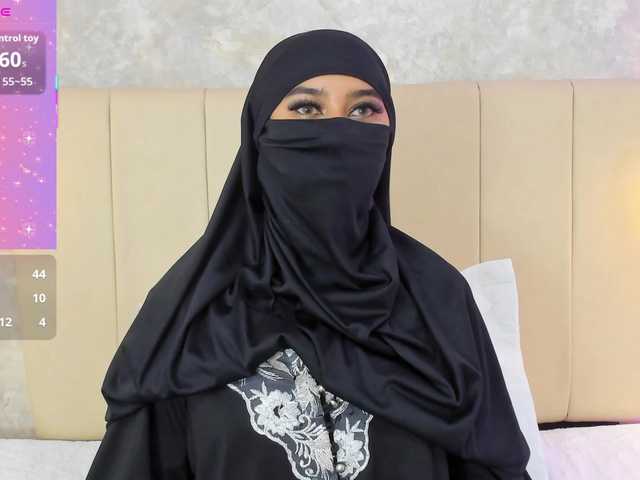 Dakshaa's BongaCams show and profile