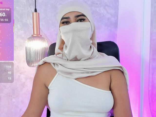 Dakshaa's BongaCams show and profile