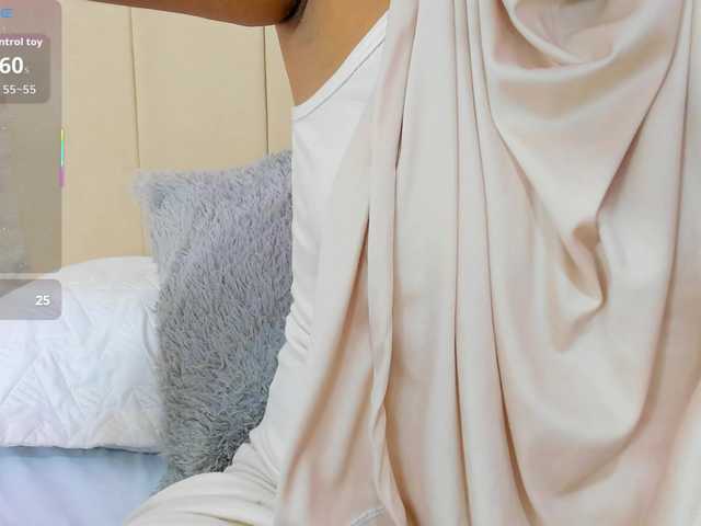 Dakshaa's BongaCams show and profile