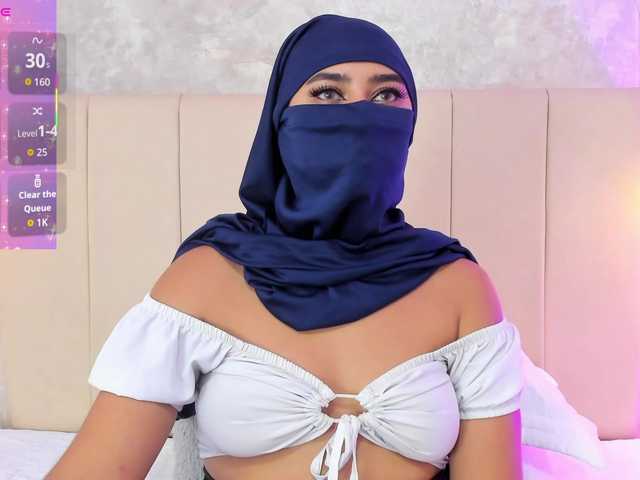 Dakshaa's BongaCams show and profile