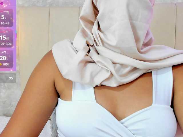 Dakshaa's BongaCams show and profile