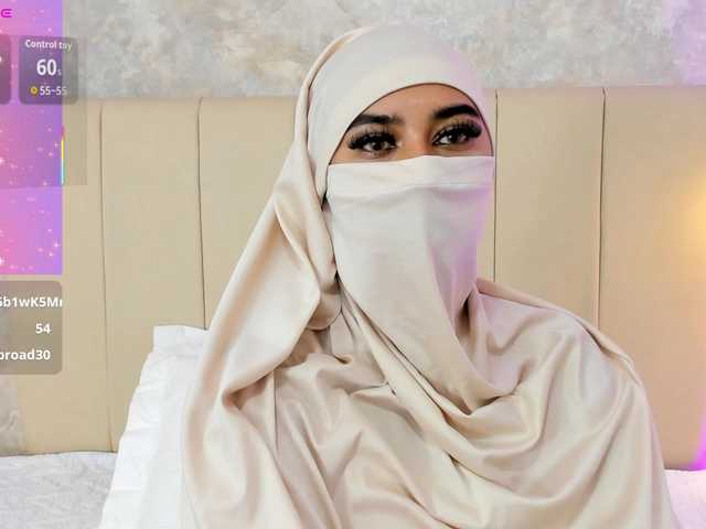 Dakshaa's BongaCams show and profile