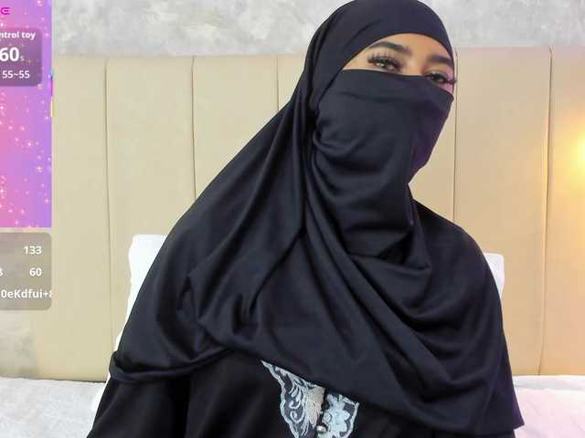 Dakshaa's BongaCams show and profile