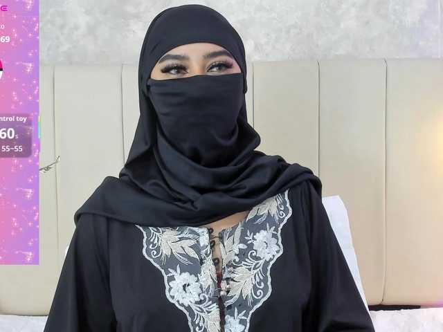 Dakshaa's BongaCams show and profile