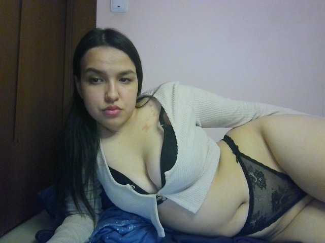 Lolla3202's BongaCams show and profile