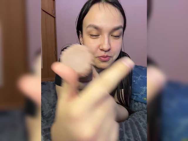 Lolla3202's BongaCams show and profile