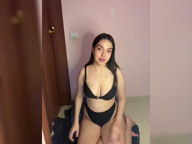 Lolla3202's BongaCams show and profile