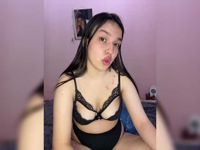 Lolla3202's BongaCams show and profile