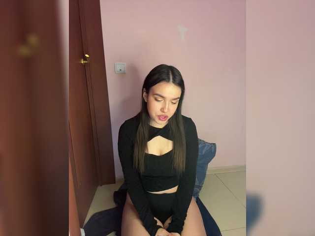 Lolla3202's BongaCams show and profile