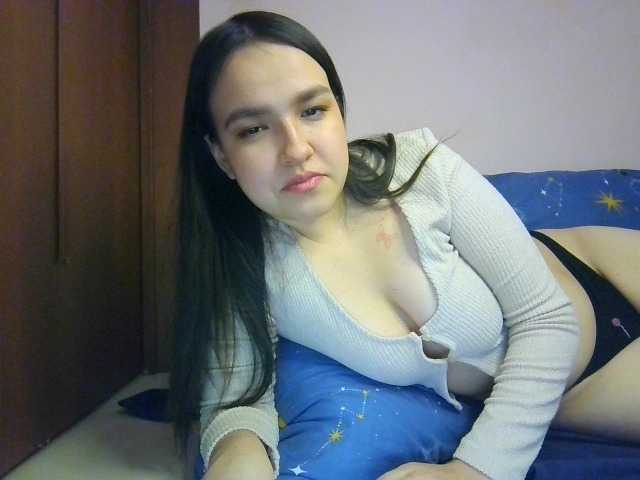 Lolla3202's BongaCams show and profile