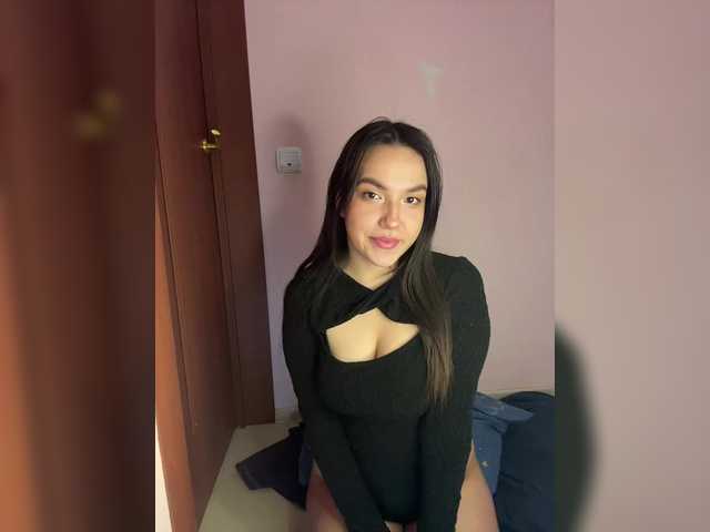 Lolla3202's BongaCams show and profile