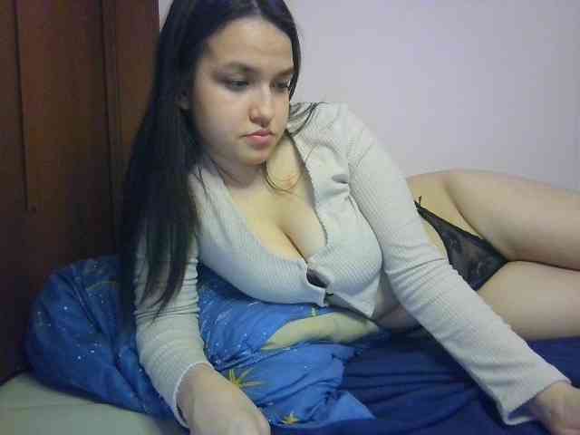 Lolla3202 Live Webcam on BongaCams