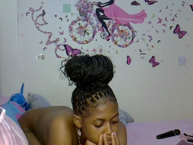 PetiteCaramel's BongaCams show and profile