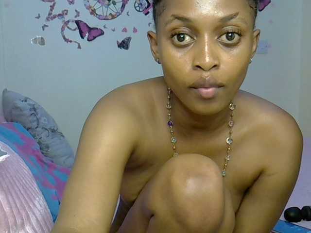 PetiteCaramel's BongaCams show and profile