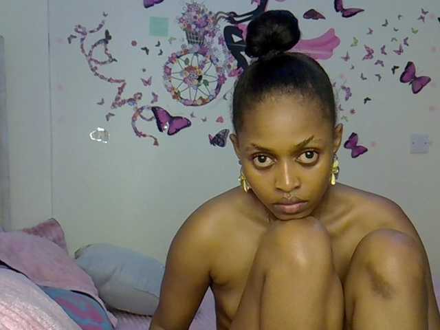 PetiteCaramel's BongaCams show and profile