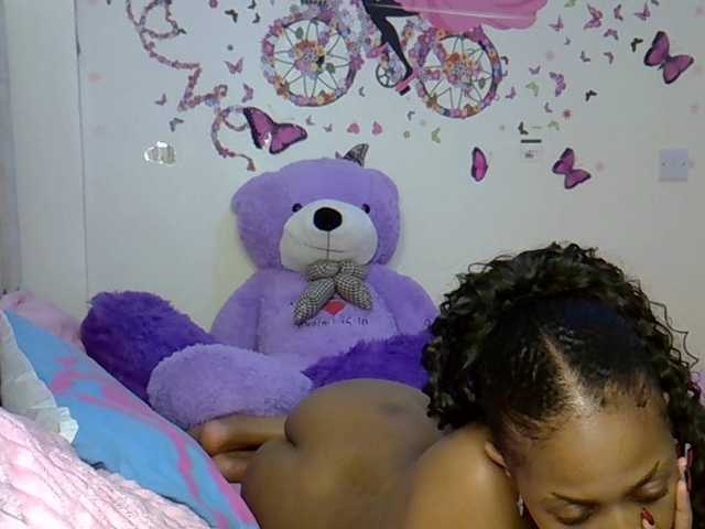 PetiteCaramel's BongaCams show and profile