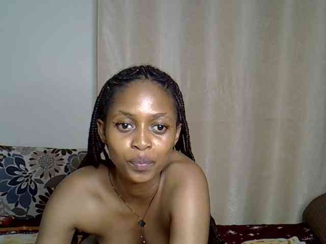 PetiteCaramel webcam