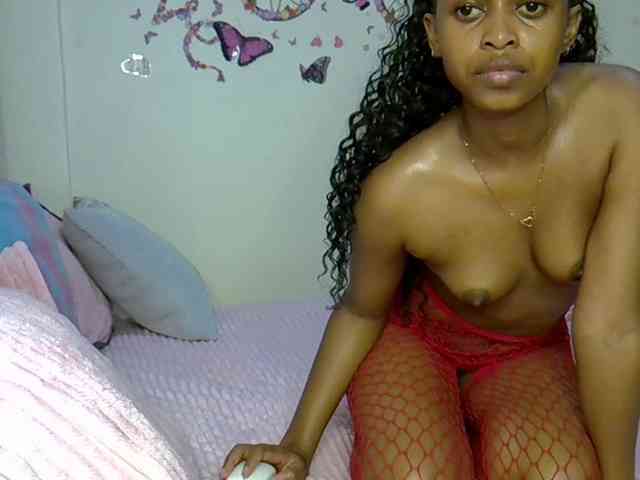 PetiteCaramel webcam