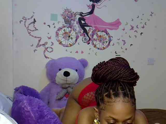 PetiteCaramel webcam