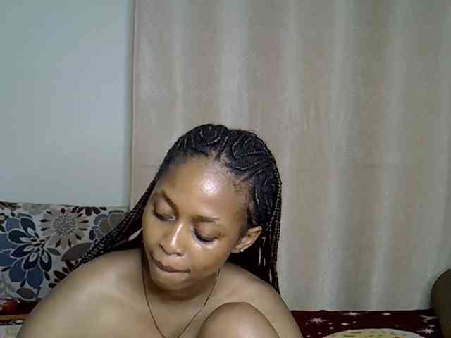 PetiteCaramel webcam