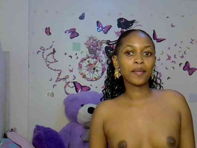 PetiteCaramel webcam