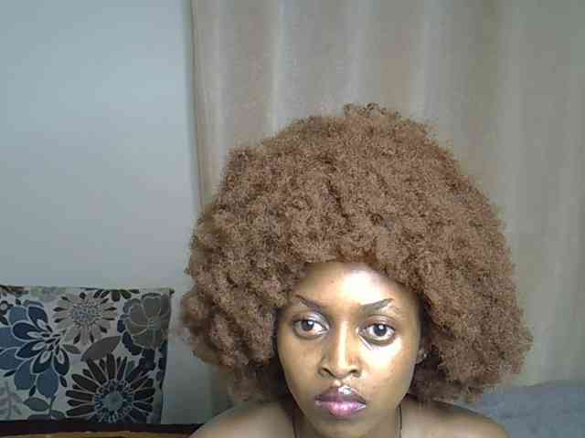 PetiteCaramel webcam