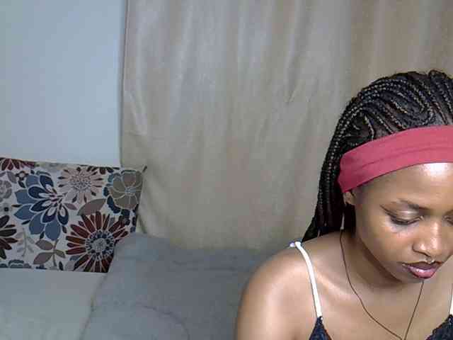 PetiteCaramel webcam