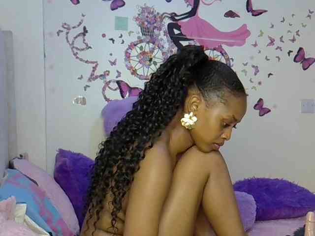 PetiteCaramel webcam