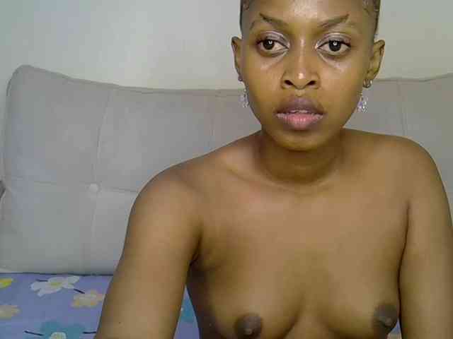 PetiteCaramel webcam