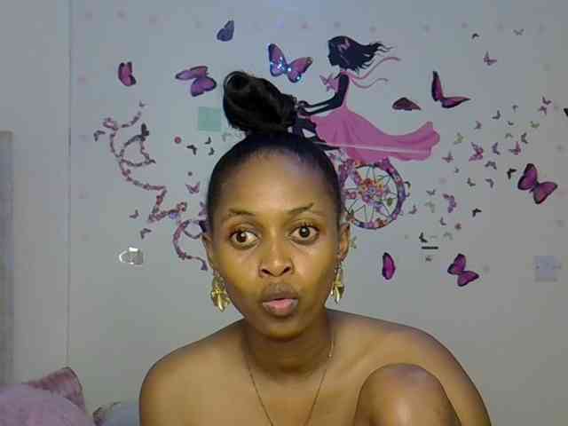 PetiteCaramel webcam