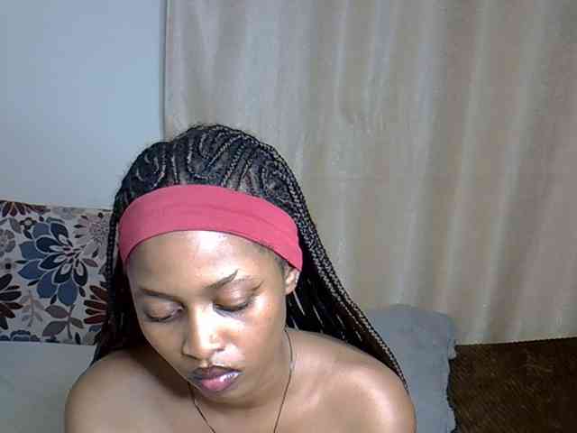 PetiteCaramel webcam