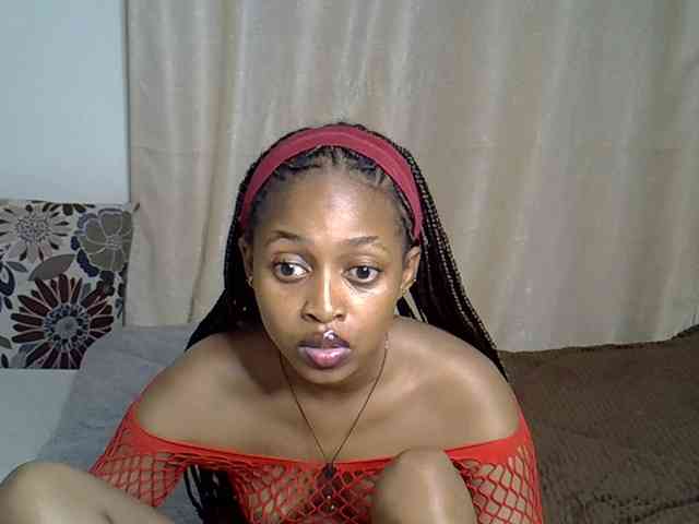 PetiteCaramel webcam