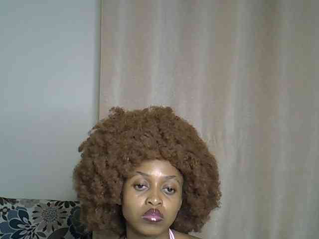 PetiteCaramel webcam