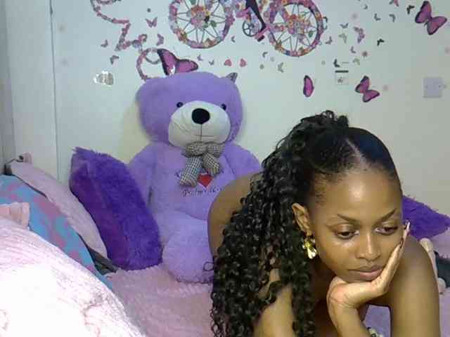 PetiteCaramel webcam