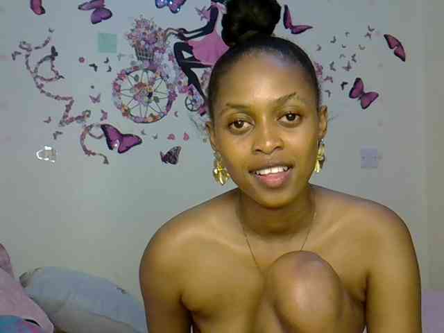 PetiteCaramel webcam