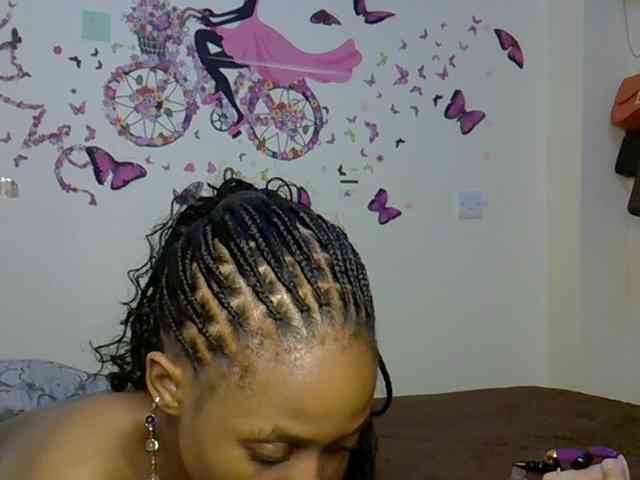 PetiteCaramel webcam